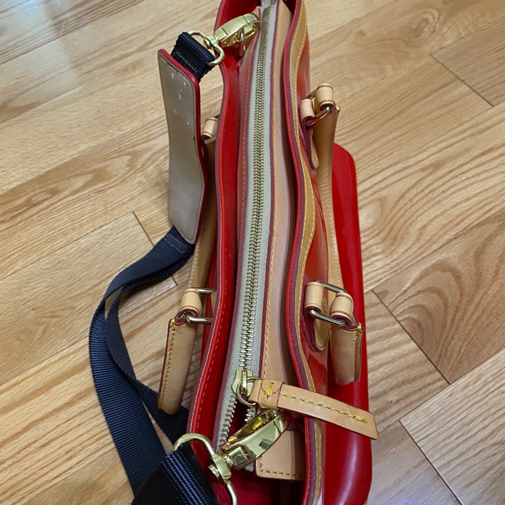 Dooney & Bourke Handbag - Picture 4 of 16
